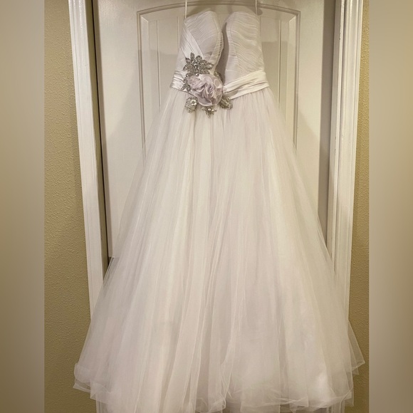 Oleg Cassini White Wedding Dress size 12